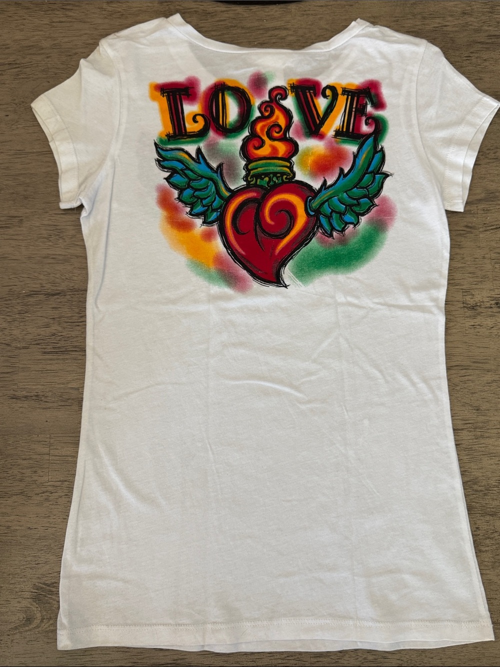 New Vocal Apparel women’s crystal white true love airbrush shirt size l large